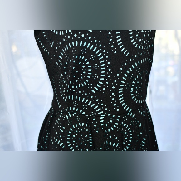 Calvin Klein size 4 Black Over Green Dress. - Picture 8 of 13